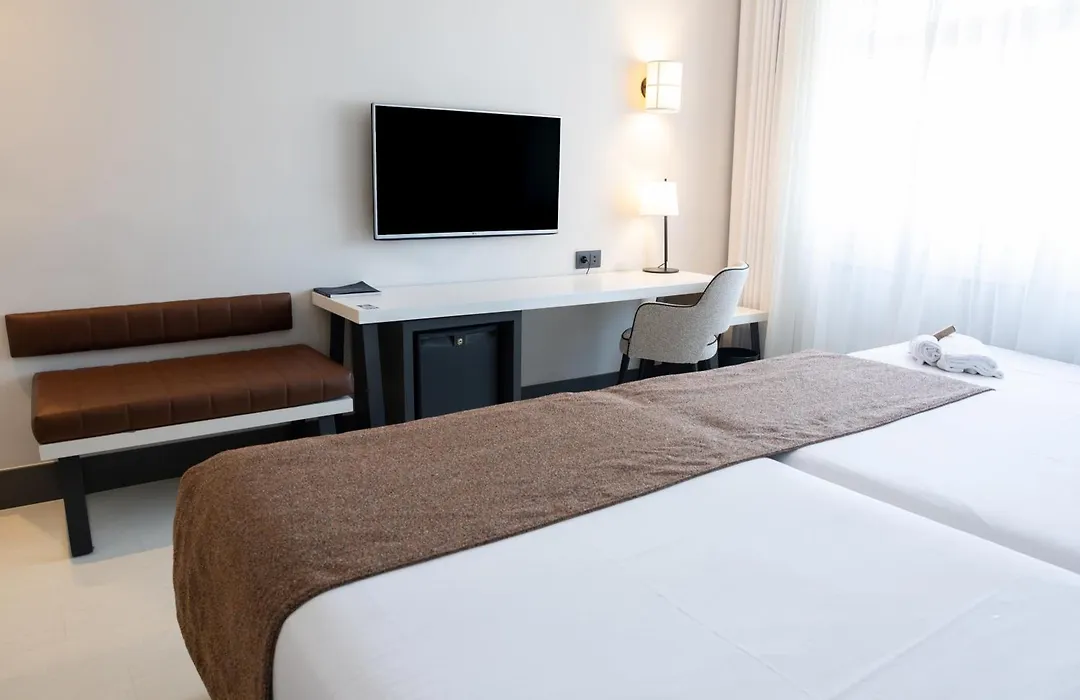Hotel Ilunion Bilbao-1