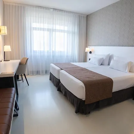 Hotel Ilunion Bilbao-3